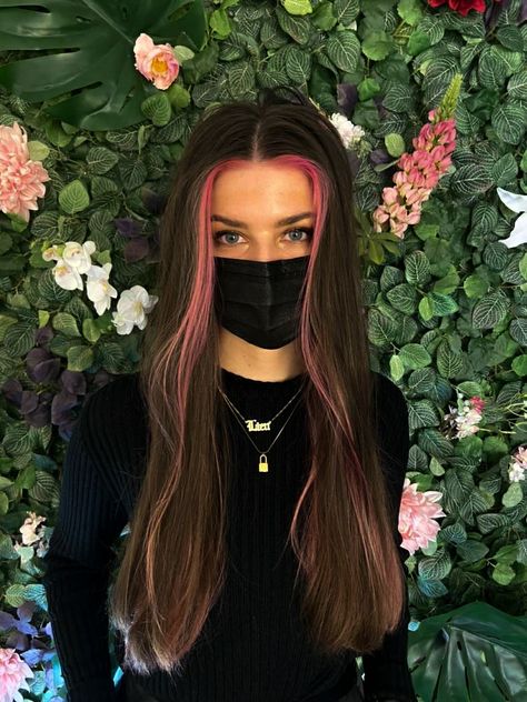 Pink Hair Strip Brunette, Pink Balayage Brunette Straight Hair, Brown Hair Pink Money Piece, Coloured Streaks In Hair, Pink Front Pieces Hair, Pink Brunette Hair, Pink Hair Streaks Brunette, Coloured Bangs, Colorful Money Piece Hair