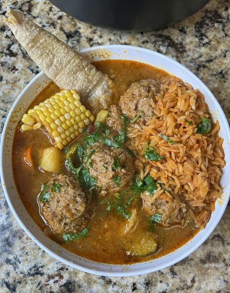 Albondigas (Mexican Meatballs) Alfredo Garcia, Mexican Meatballs, Mexican Soup, Diner Recept, Hispanic Food, Mexican Food Recipes Easy, Health Dinner Recipes, Beef Recipes Easy, Mexican Food Recipes Authentic