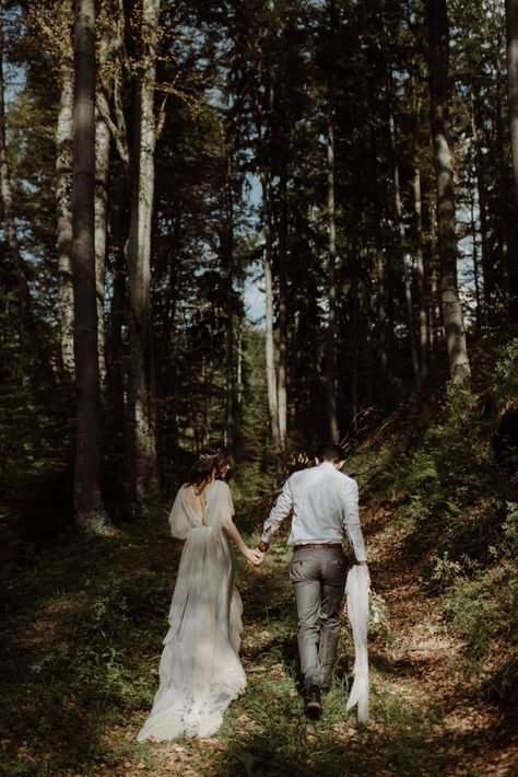 Forest Wedding Venues, Prenuptial Photoshoot, Forest Wedding Venue, Prewedding Outdoor, Pre Wedding Photoshoot Outfit, Korean Wedding Photography, Wedding Photo Studio, Wedding Photoshoot Props, Pre Wedding Shoot Ideas