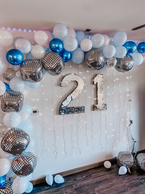 21st Birthday. Shot day. Backdrop. Blue backdrop. Disco Ball. Silver Backdrop. Birthday backdrop. 21st Birthday Ideas Blue And Silver, Light Blue 21st Birthday Decorations, Blue Themed 21st Birthday, 21st Birthday Ideas Blue Theme, 21st Balloon Arch, 21st Birthday Beach Theme, Blue Aesthetic Birthday Party, Clase Azul Birthday Theme, 21st Birthday Blue Theme