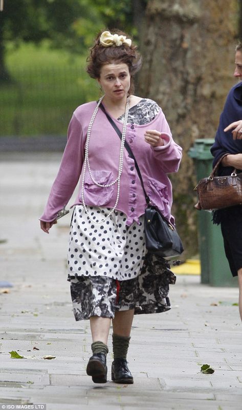 Helena Bonham Carter steps out in yet ANOTHER bizarre outfit choice Tumblr, Helena Carter, Helen Bonham, Helena Bonham, Bonham Carter, Helena Bonham Carter, Quirky Fashion, Causal Outfits, Grape Juice