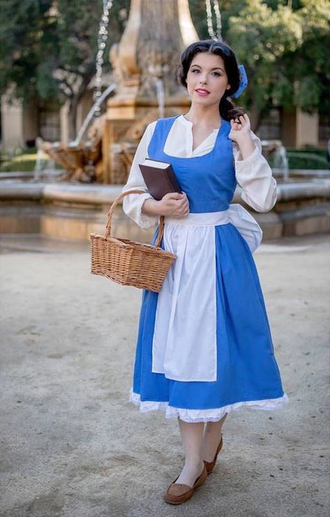 Brazil Clothes, Belle Costume Diy, Disney Princess Adult Costume, Disney Character Cosplay, Disneyland Costumes, Bella Disney, Adult Disney Costumes, Belle Halloween, Dark Costumes