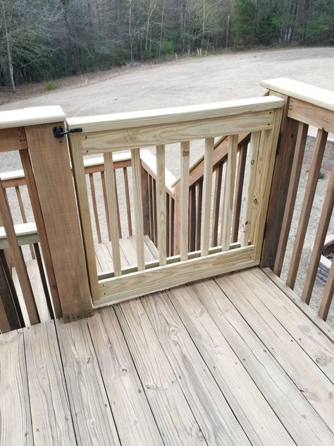 Gate For Deck, Deck Gates, Diy Dog Gate, Gates Ideas, Diy Gate, Porch Gate, Deck Gate, Diy Baby Gate, Patio Decks