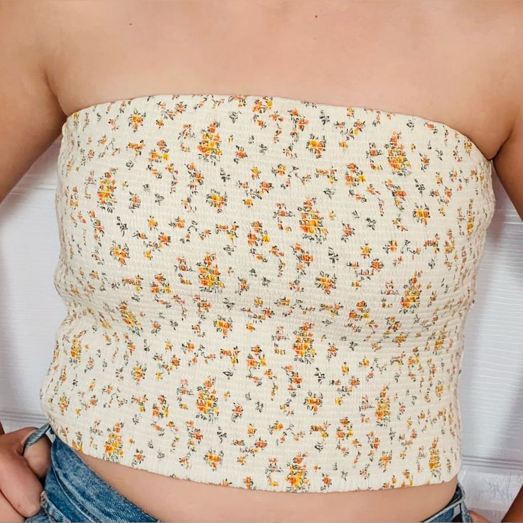 Ae Floral Smocked Tube Top (Bandeau) Nwt Size Small Cropped, Cream With Floral Design Cute For Date Night Or Girls Night Out! Spring Cotton Smocked Top With Elastic Waistband, Fitted Smocked Summer Top With Elastic Waistband, Fitted Smocked Top With Elastic Waistband For Summer, Fitted Floral Print Cotton Smocked Top, Casual Bandeau Smocked Top For Spring, Casual Bandeau Smocked Top, Casual Smocked Bandeau Top For Day Out, Casual Bandeau Smocked Top For Day Out, White Fitted Top With Elastic Waistband