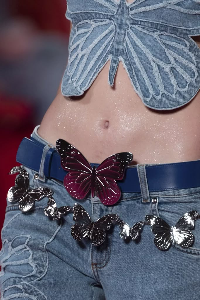 Top Borboleta, Twice Concert Outfit, Twice Concert, Butterfly Top, Belly Chain, Mode Inspo, Dua Lipa, Winx Club, A Butterfly