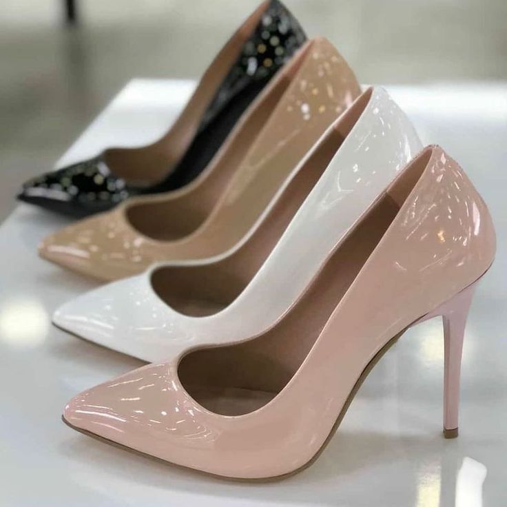 Modern Heels, Elegant Shoes Heels, Walking In Heels, Heels Aesthetic, Pretty Sandals, Memorable Wedding, Fashion Shoes Heels, Cute Shoes Heels, Shoes Heels Classy