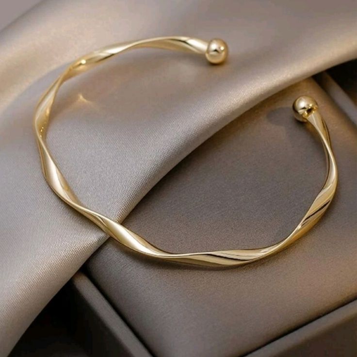 New Anthropologie Dainty Minimalist Gold Bangle Twist Cuff Bracelet Elegant Adjustable Cuff Bracelet For Everyday, Elegant Everyday Adjustable Cuff Bracelet, Adjustable Modern Twist Bangle, Adjustable Dainty Bangle For Formal Occasions, Twisted Bracelet, Packing Jewelry, Open Bangle, Unusual Jewelry, Simple Bracelets