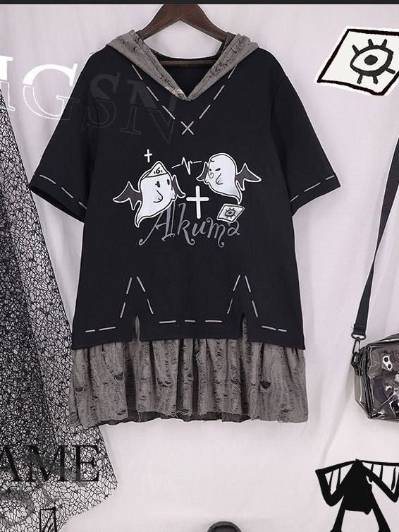 Halloween Dark Harajuku Style Wasteland Punk Hooded T-shirt  Ideal for Halloween or any occasion where you want to make a bold statement, this hoodie is a must-have for fans of the macabre and the unconventional.  This price is for a T-shirt only.     Option A: Little Devil Print  Option B: Two Ghosts Print SizeSMLFull Length767880Bust104108112Shoulders424344Sleeve Length323334 Halloween Hoodie For Streetwear, Punk Halloween Hoodie Top, Halloween Punk Hoodie Tops, Punk Halloween Hooded Top, Alternative Cotton Halloween Hoodie, Black Punk Hoodie Top, Casual Anime Print Top For Halloween, Punk Style Letter Print Hoodie Top, Punk Style Letter Print Hoodie