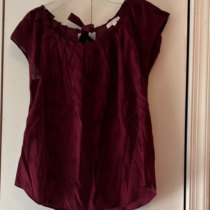 Nwot! Lauren Conrad Burgundy Blouse Short Sleeve Tie Neck Rounded Hem Semi-Sheer Medium 19 Inches Pit To Pit, 24.5 Inch Length 100% Cotton Burgundy V-neck Top For Summer, Short Sleeve Burgundy Tops For Summer, Summer Burgundy V-neck Top, Burgundy Short Sleeve Tops For Summer, Burgundy V-neck Blouse For Summer, Burgundy V-neck Summer Top, Burgundy Short Sleeve Tops For Spring, Chic Burgundy Tops For Summer, Chic Burgundy Summer Tops