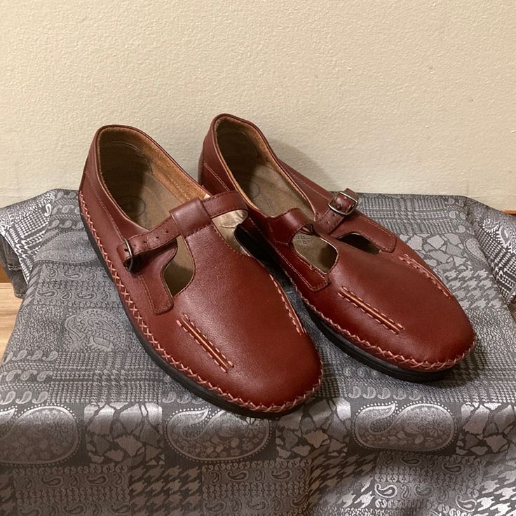 New Without Tags And Box. Beautiful Comfortable Leather Shoes. Red Flat Slip-ons With Leather Sole, Comfortable Leather Shoes, Red Leather-lined Slip-on Loafers, Red Leather Slip-on Shoes With Removable Insole, Red Slip-on Loafers With Stitched Sole, T Strap, Loafer Flats, Flat Shoes Women, Mary Janes