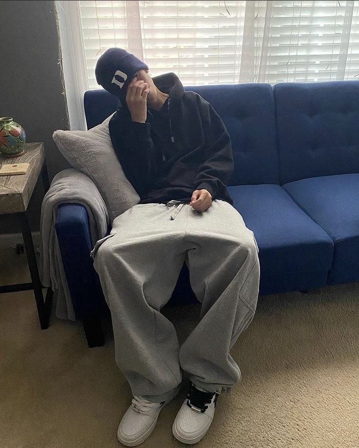 Baggy Sweatpants Outfit, Baggy Outfits Men, Skater Style Men, Skater Men, Skater Outfit, Oversize Outfit, Estilo Cholo, Cholo Style, Beanie Outfit