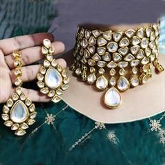 Gold Rodium Polish White and Off White color Necklace in Metal Alloy studded with Beads, Kundan Bridal Pearl Jewelry, Traditional Bridal Jewelry, Pearl Jewelry Set, Kundan Jewellery Set, Wedding Necklace Set, Kundan Jewelry, Pearl Bridal Jewelry, Bridal Necklace Set, Bridal Jewelry Set