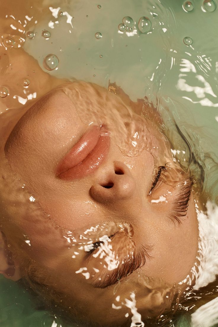 Model lying in water - Beauty Shoot Skin Care Editorial Photography, Skincare Lifestyle Aesthetic, Botox Background, Beauty And Wellness Aesthetic, Summer Beauty Campaign, Beauty Brand Aesthetic, Editorial Skincare, Skin Branding, Skin Photoshoot