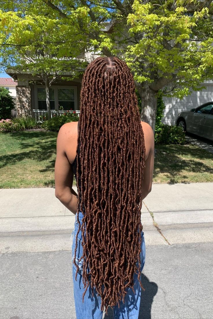 Crochet Butterfly Locs Long, Brown Softlocs, Chocolate Brown Soft Locs, Fo Locks Braids Long, Honey Brown Faux Locs, Brown Soft Locs Black Women, Dark Brown Faux Locs, Honey Brown Soft Locs, Dark Brown Soft Locs