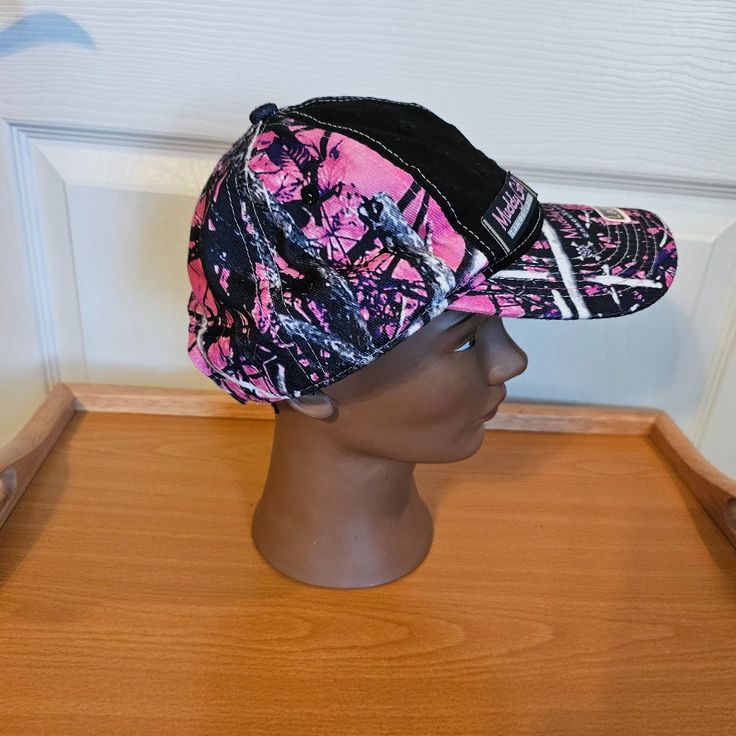 Nwt Muddy Girl Ladie’s Pink Camo Hat. Osfa Pink Outdoor Hat, One Size Fits Most, Pink Visor Hats One Size, Pink Visor Hat One Size Fits Most, Pink Visor Hat, Outdoor Pink Baseball Cap One Size, Pink Outdoor Baseball Cap, Adjustable Pink Hats For Outdoor, Trendy Pink Visor Hat, Pink Adjustable Trucker Hat For Outdoor