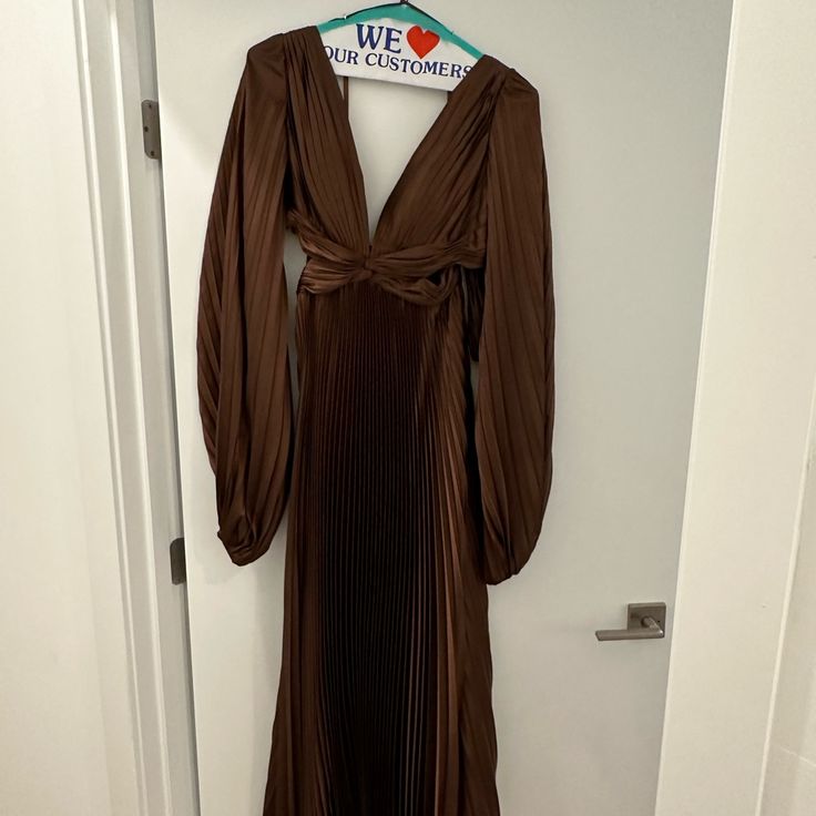 An Absolutely Stunning Gown - I Got More Compliments Than I Could Count! Euc, Worn Once And Professionally Dry Cleaned. Hemmed About 2 Inches. I Am 5’5 And Wore 2.5 Inch Heels. Floor-length Pleated Maxi Dress For Dinner, Pleated V-neck Gown For Party, Pleated Floor-length Maxi Dress For Dinner, Floor-length Satin Gown For Dinner, Silk Maxi Length Gown For Dinner, Silk Maxi Gown For Dinner, Satin Maxi Length Dinner Gown, Satin Maxi Length Gown For Dinner, Satin Maxi Gown For Dinner