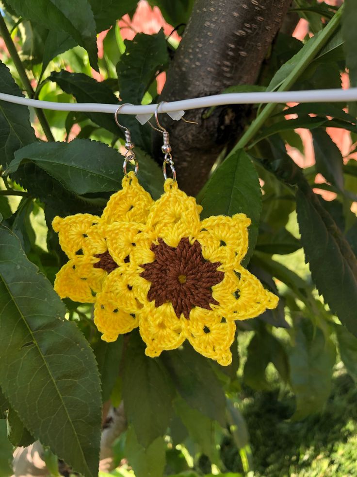 The perfect earrings to brighten up your spring/summer days,  get ready to WOW your friends with these gorgeous sunflower earrings. Summer Gift Jewelry With Sunflower Design, Yellow Flower Shaped Jewelry With Sunflower Print, Yellow Flower-shaped Jewelry With Sunflower Print, Yellow Flower Charm Earrings For Spring, Sunflower Dangle Earrings For Summer, Yellow Sunflower Dangle Earrings, Yellow Sunflower Design Dangle Earrings, Trendy Flower-shaped Earrings For Summer, Trendy Flower Shaped Earrings For Summer