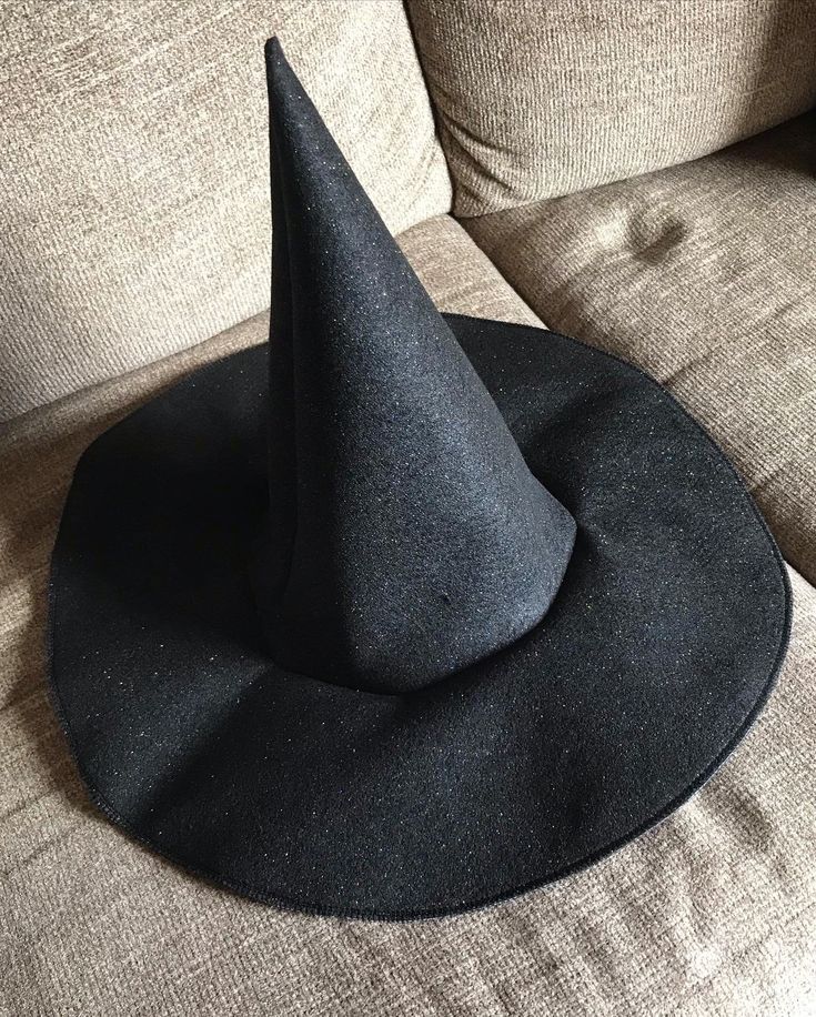 Get *sparkly* spooky all year round! An upgrade to our regular colorful witch/wizard hats, these add a little extra Sparkle for those who need it! Made from a slightly thicker felt, these hats are the perfect accessory for any witch, wizards, or warlocks in your life! We have these mainly in adult sizes, but can make children's sizes upon request. Just send us a message! Interested in more colors and maybe less sparkle? Check out our other witch/Wizard hat page for a whole rainbow of colors! You Wizard Hats, Hat Cosplay, Witch Cosplay, Wizard Hat, Costume Hats, Mortar And Pestle, Witch Hat, Cosplay Costume, Costume Accessories