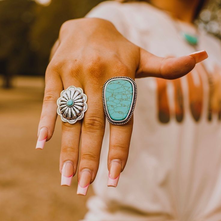 Cowgirl Ring, Boho Cowgirl Style, Southern Jewelry, Western Rings, Western Nails, Concert Ideas, Western Baby, Dainty Wedding Ring, Country Jewelry