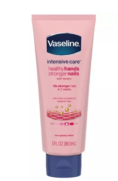 Vaseline Healthy Hands Stronger Nails, Vaseline Hand Cream, Hand Care Products, How To Get Soft Hands, Hand Cream Aesthetic, Hand Care Tips, Nails Cream, Best Hand Cream, Hands Care