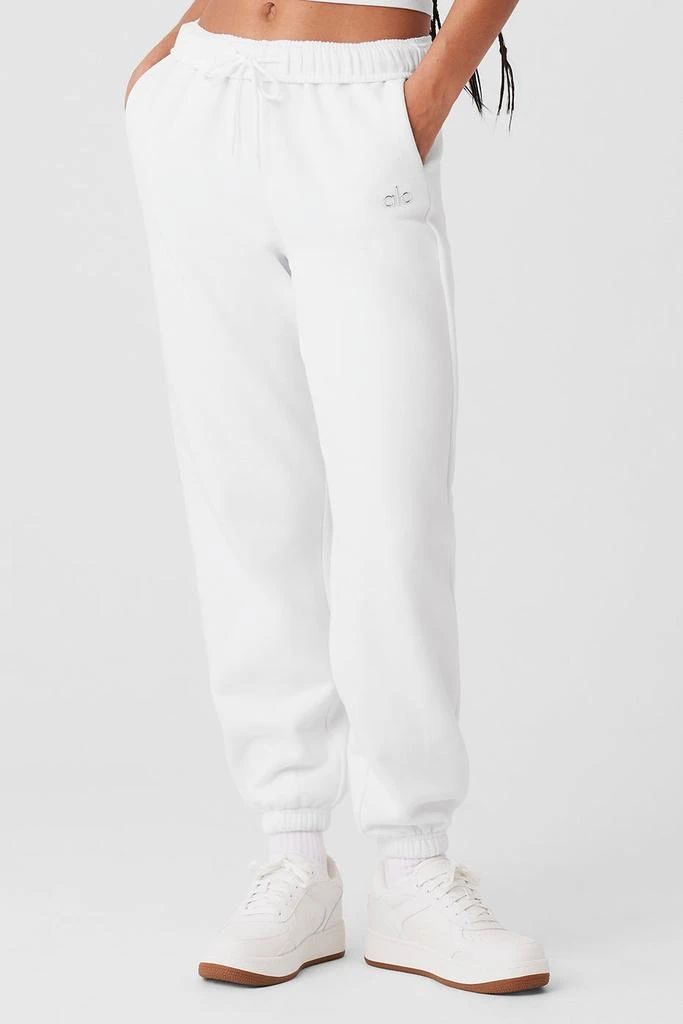 Perfect for lounging yet street-ready, the Accolade Sweatpant in white is essential for any lazy day look. With an elastic waist and cuffs for comfort and a relaxed unisex fit that pairs well with the matching hoodie or crew, you'll want to live in these ultra-soft french terry pants. Unfussy yet stylish, they allow you to drift from your couch to coffee run without compromising on cozy or cool factors. Spring Basic Relaxed Fit Joggers, Casual Alo Yoga Activewear Long Pants, Alo Yoga Sporty Relaxed Fit Joggers, Casual Alo Yoga Activewear With Ribbed Waistband, Alo Yoga Casual Long Pants Activewear, Alo Yoga Sporty Cotton Sweatpants, Basic Spring Joggers With Elastic Waistband, Alo Yoga Cotton Sporty Sweatpants, Casual Alo Yoga Sweatpants With Ribbed Waistband