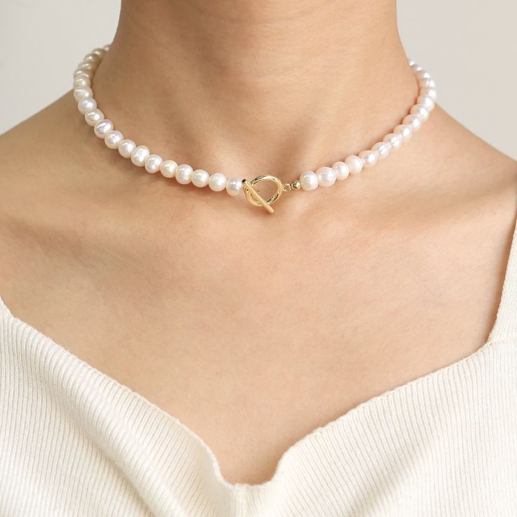 OT Clasp Freshwater Pearl Choker Necklace, Beaded Necklace, Bridal Choker, Bridal Wedding Jewelry, Choker, Pearls, Bridal Gift, Gift for Her ✧Material: Stainless Steels All pearls are Real freshwater pearls💖 This OT Clasp Freshwater Pearl Necklace is an elegant piece of jewelry designed specifically for brides, perfectly combining classic and modern design elements to add a touch of unique charm and noble elegance to your wedding look. Each freshwater pearl is carefully selected, symbolizing pu Single Strand Beaded Necklaces For Wedding, Wedding Single Strand Beaded Necklaces, Adjustable Single Strand Beaded Necklace For Wedding, White Beaded Necklaces With Pearl Charm For Weddings, Pearl White Beaded Necklace With Pearl Chain For Wedding, Adjustable Pearl Beaded Necklaces For Wedding, Bridal Choker, Necklace Bridal, Necklace Clasps