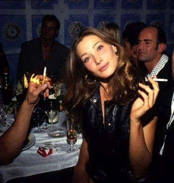 Carla Bruni 90s, Camila Morrone, Fashion 90s, Original Supermodels, 90s Model, 90s Supermodels, Carla Bruni, 90s Models, Model Aesthetic