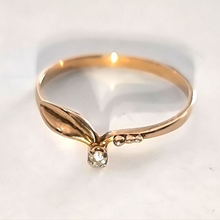 A Very Elegant Curved Leaf Design 14k Rose Gold Ring Cz Ring. Size 7.75 Solid 14k Rose Gold (Stamped 585 On Outer Shank, Eu Style) One Super Sparkly High Grade Cubic Zirconia (Fianite). Wear Alone Or Pair With Other Rings On Your Hand. No Trades Heirloom Rose Gold Diamond Ring With Single Diamond, Dainty Diamond Ring With Accents For Formal Occasion, Delicate Brilliant Cut Ring For Formal Occasions, Delicate Brilliant Cut Ring For Formal Events, Delicate Formal Ring With Brilliant Cut, Delicate Cubic Zirconia Diamond Ring For Formal Occasions, Delicate Diamond Rings For Formal Occasions, Delicate Brilliant Cut Diamond Ring For Formal Occasions, Delicate White Gold Diamond Ring For Formal Occasions