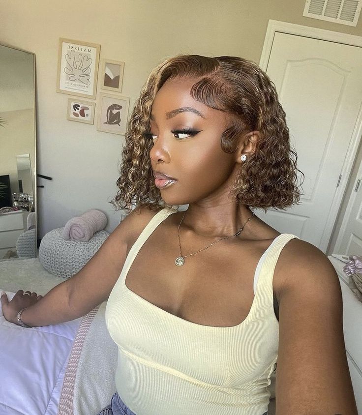 @tori_bb Bob Wigs For Black Women, Short Curly Bob Hairstyles, Isee Hair, Hair Short Bob, Hair Lace Front Wigs, Natural Hair Wigs, Wavy Bob Hairstyles, How To Curl Short Hair, Curly Bob Wigs