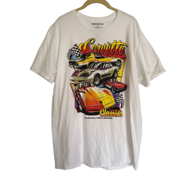 Cute Vintage Screen Tshirt. It Is A Modern Shirt But Has A Vintage Looking Corvette Image. Like New, Never Worn. Size L. Chemistry Shirts, Car Graphic Tee, Car Shirts, Screen Color, Fit Ideas, Fit Check, Style Board, Graphic Shirts, Christmas List