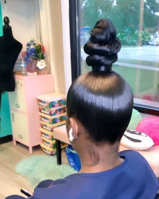 Top Knot Bun, High Ponytail Hairstyles, Sleek Ponytail Hairstyles, Knot Bun, Top Knot Hairstyles, Black Ponytail Hairstyles, Braided Bun Hairstyles, Pelo Afro, Girls Hairstyles Braids