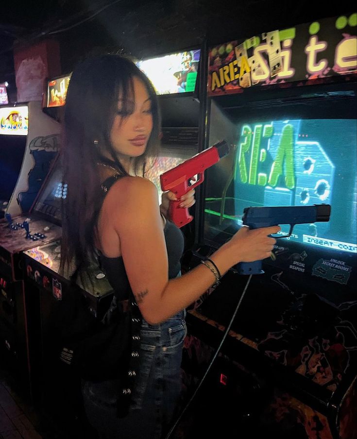 Photoshoot Arcade, Arcade Photoshoot, Bowling Pictures, Photoshoot Ideas Creative, Birthday Photoshoot Ideas, Creative Photoshoot, Fun Photoshoot, Selfie Poses Instagram, Video Gamer