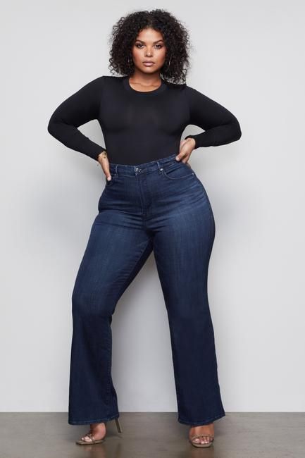 Jeans For Your Body Type: Curvy, Plus Size, Tall, Petite and More... - Better After 50 Womens Flare Jeans Outfits, Cute Outfits For Plus Size, Plus Size Flare Jeans Outfits, Fly Shi Only, Women Trendy Outfits, Jeans For Your Body Type, Outfits For Plus Size Women, Best Plus Size Jeans, Petite Flare Jeans