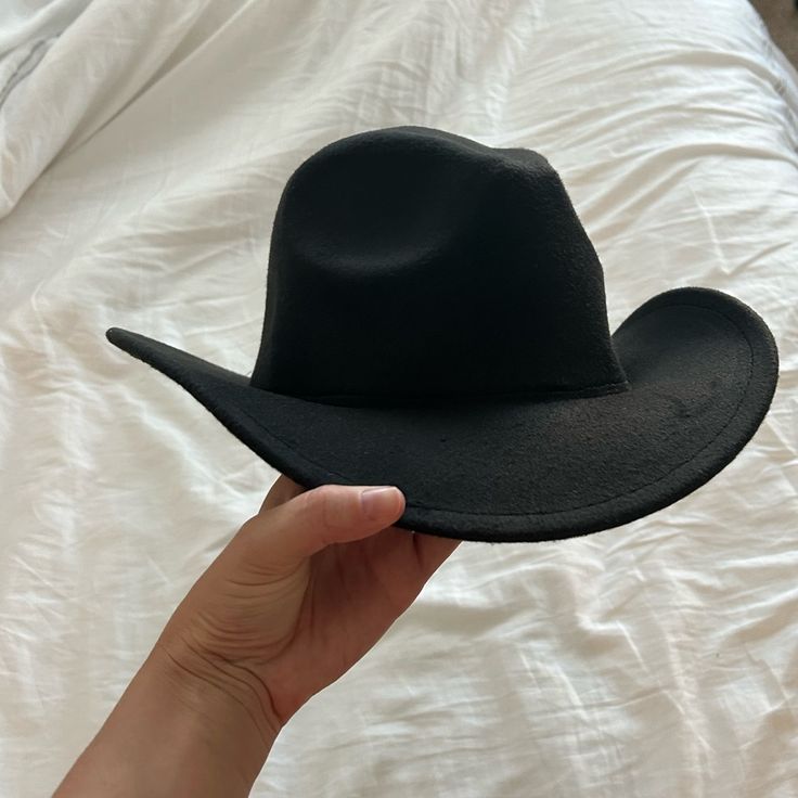 Never Worn, Suede Like Material Black Felt Hat For Spring Rodeo, Casual Felt Hat For Rodeo, Casual Black Felt Hat For Rodeo, Black Western Style Felt Hat For Spring, Fitted Black Felt Hat Casual, Black Fitted Casual Felt Hat, Fitted Black Felt Hat Casual Style, Fitted Black Casual Felt Hat, Black Casual Felt Hat One Size