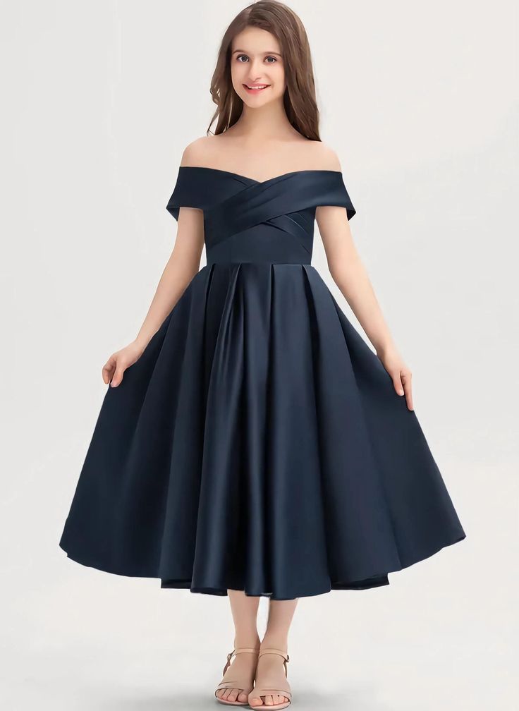 Dark Navy Junior Bridesmaid Dress，A-line Off the Shoulder Tea-Length Satin Flower Girl Dress，First Communion Dress Fabric: Satin Silhouette: A-line Length: Tea-Length Neckline: Off the Shoulder Straps & Sleeves: Sleeveless Fully Lined: Yes 💎💍Description💎💍 Every dress is 100% handmade to order, ensuring that it is crafted with care and attention to detail. If you have any questions or specific requests, our team is available to assist you. 💎💍Size 💎💍 Please note each wedding dress is uniqu Confirmation Dresses, Tea Length Bridesmaid Dresses, Bridesmaid Dresses Satin, Satin Flower Girl Dress, Junior Bridesmaid Dress, Bridesmaid Dresses Online, Vestidos Prom, Junior Bridesmaid Dresses, Dress Satin