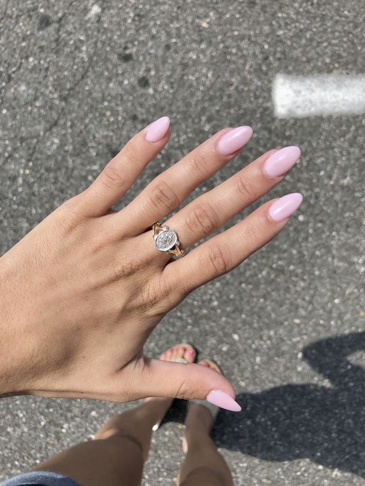 Light Pink Acrylic Nails, Almond Nails Pink, Pink Tip Nails, Nail Design Glitter, Kutek Disney, Unghie Sfumate, Baby Pink Nails, Manikur Kuku, Milky Nails