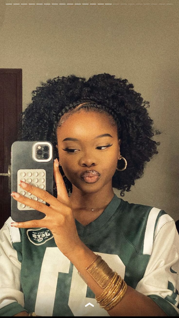 Natural Hair Prom Hairstyles Curly, Braid Across Front Of Hair Natural, Natural Hair Styles Black Women Short, Protective Afro Hairstyles, Cute 4c Hairstyles For School, 4c Wash And Go Hairstyles, 90s Afro Hairstyles, Curly Fro Styles, Hairstyle Idea Black Women