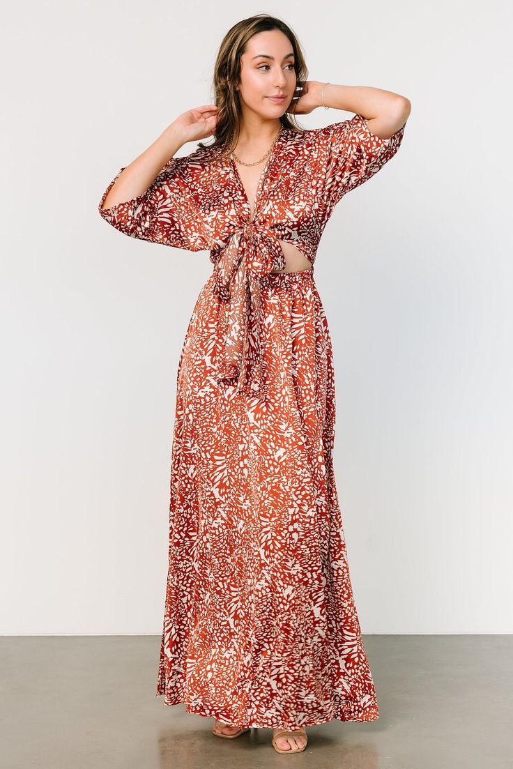 You can't pass up an adorable black and tan printed maxi dress. The print is lovely and the dress is oh so silky! Dress Champagne, Baltic Born, Rust Dress, Midi Length Skirts, Satin Midi Dress, Kimono Sleeve, Boat Neckline, Satin Material, Printed Maxi