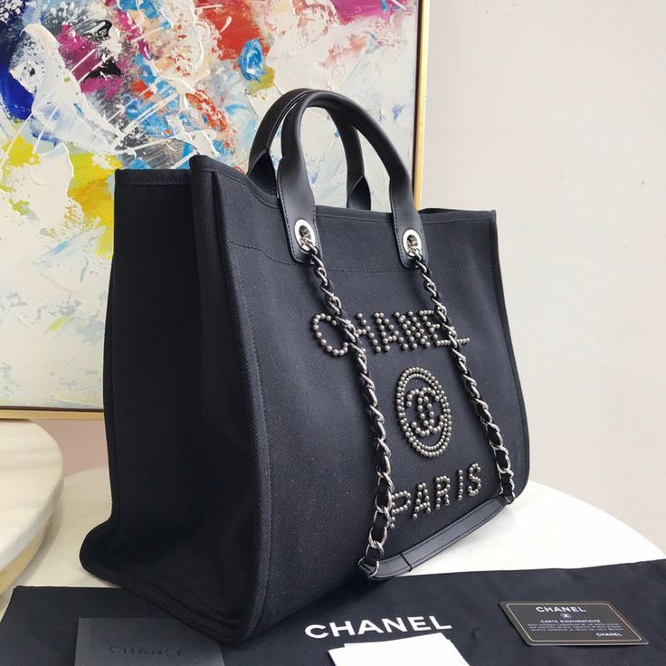 Size: 38cm*20cm*30cm It comes with Dust box, Care manual, Tag, and Paper bag. Chanel Flap Bag, Designer Totes, Evening Clutch Bag, Tote Backpack, Tote Bag Design, Flap Bag, White Bag, Dior Bag, Chanel Bag