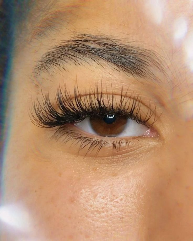 Classic Eyelash Extensions, Eyelash Extensions Classic, Eye Ideas, Natural Fake Eyelashes, Lash Extentions, Lashes Fake Eyelashes, Wispy Eyelashes, Lash Extensions Styles, Perfect Eyelashes