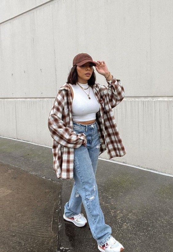 Casual Surfer Style, Cool Outfit Inspiration, Elegant Tomboy Outfits, Outfits Curvy Juvenil, Flannel Outfits For Women, Checked Shirt Outfit, Flannel Outfits Summer, Plaid Shirt Outfits, Mode Zara