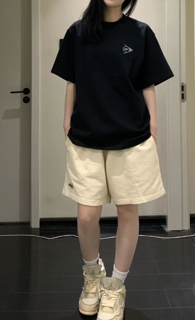 Summer Style Tomboy, Tomboy Outfits With Shorts, Aesthetic Boyish Outfit, Boyish Outfits Summer, Acubi Casual Outfits, Korean Outfits With Shorts, Boyish Outfits Aesthetic, Casual Boyish Outfits, Summer Boyish Outfits