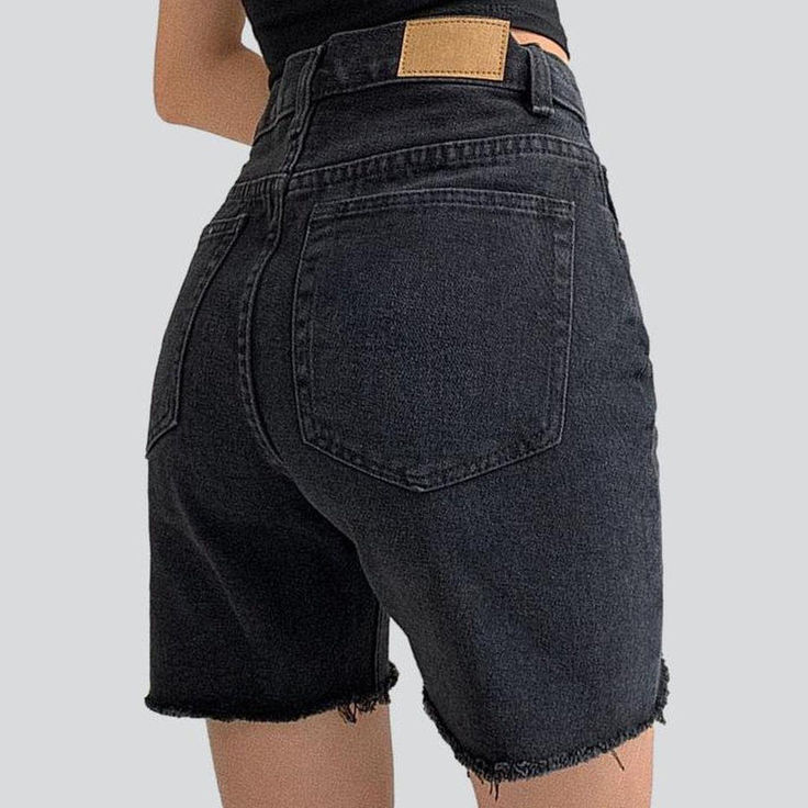 Take your style game to the next level with these 90s-inspired raw edge. straight leg shorts from the 2023 Summer Collection. Crafted with a light wash. high-waist. and a zipper and button closure. these shorts are sure to make a statement wherever you go!Distinctive Features: 90s-Inspired: Get an street and vintage look with these shorts that feature a timeless 20th-century style. Light Wash: The light wash offers a subtle yet eye-catching appeal. Straight Leg: Enjoy an effortlessly stylish sha Trendy High Waist Cotton Bermuda Shorts, Trendy High-rise Cotton Bermuda Shorts, Trendy Cotton Bermuda Shorts, Trendy Knee-length Shorts, Trendy Knee-length Shorts For Streetwear, Trendy Relaxed Fit Knee-length Jean Shorts, Trendy Short Bottoms With Frayed Hem, Trendy High-waisted Shorts For Streetwear, Trendy Straight Leg Jean Shorts With Frayed Hem