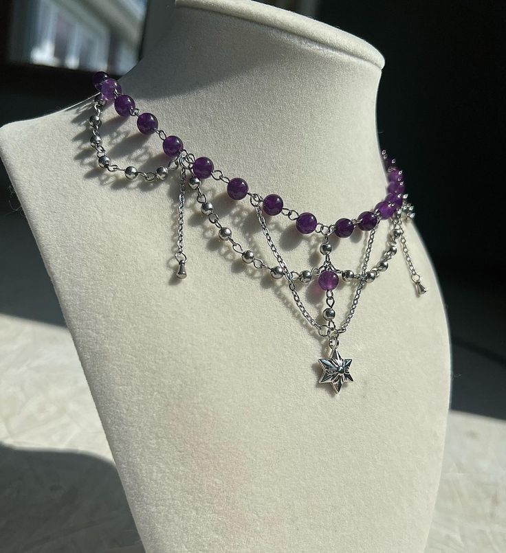 How To Bead Necklace, Necklace Diy Ideas, Necklace Making Ideas, Purple Beaded Jewelry, Alternative Accessories, Diy Chain, Beads Accessories, Diy Jewelry Necklace, Alternative Jewelry