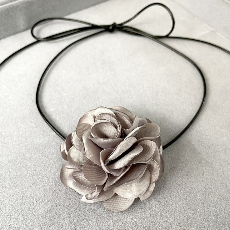 Material: Cloth Fashion Element: Camellia Style: Retro Camellia Flower, Summer Rose, Summer Necklace, Wine Red, Style Retro, Landscaping, Necklaces, Wine, Fashion Outfits