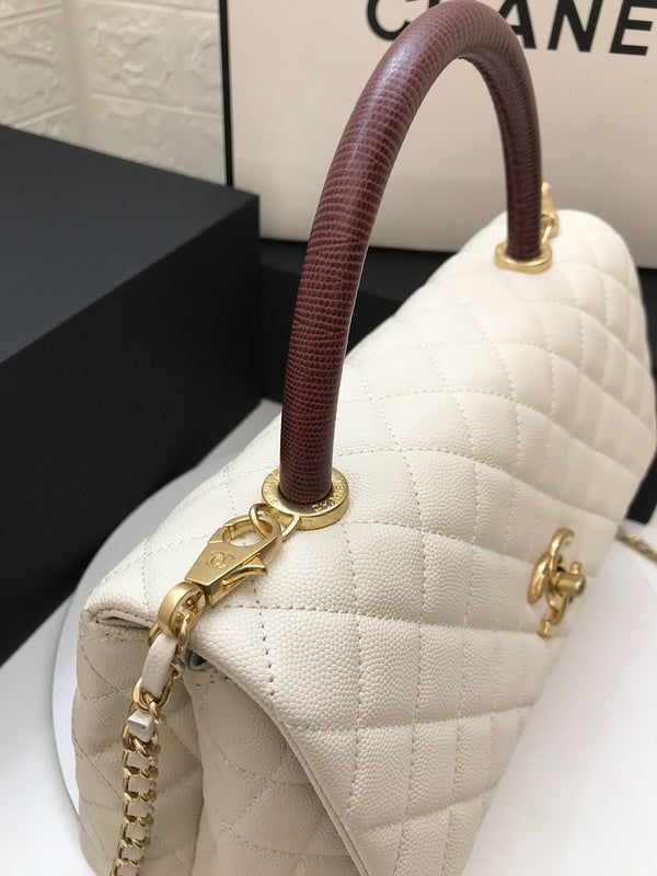 Size: 18cm*29cm*12cm It comes with Dust box, Care manual, Tag, and Paper bag. Stylish Handbags, Blue Sneakers, Evening Clutch Bag, Cute Bag, New Handbags, Tote Backpack, Luxury Handbags, Fashion Statement, Evening Bags