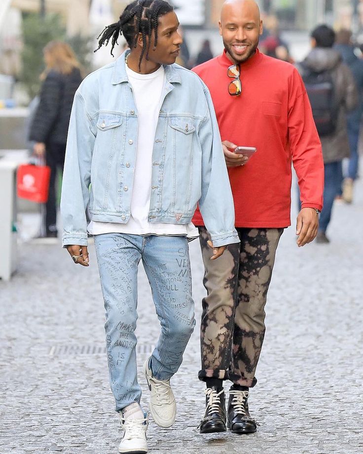 Asap Rocky on Instagram: “Rocky wearing a Guess denim jacket, Gucci pants and Air Jordan 1s #asaprocky #rocky #asapmob #gucci #guess” Gucci Jeans, Pretty Flacko, Americana Vintage, Mens Fasion, Gucci Jacket, Asap Rocky, Jordan Sneakers, Mens Flannel, Vintage Denim Jacket