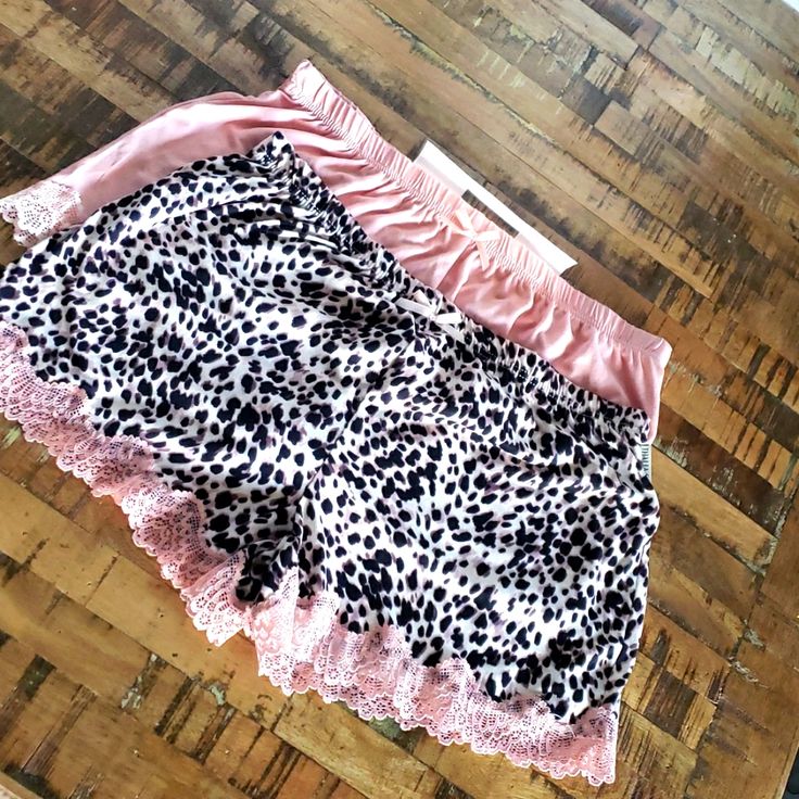 These Are Super Soft And Comfy 2 Pack Of Sleep Shorts. Size Large But Waist Feels Like A Medium. I Am A Little Thicker In The Waist So I Like Them Looser. Pack Comes Wirh Leopard Print And Solid Blush Colored. Pink Bedtime Bottoms In Short Length, Pink Short Bottoms For Sleep, Pink Short Length Bottoms For Bedtime, Short Pink Bedtime Bottoms, Pink Short Length Bedtime Bottoms, Pink Pajama Shorts For Daywear, Pink Short-length Sleepwear For Bedtime, Pink Short Length Sleepwear For Bedtime, Pink Stretch Short Sleepwear