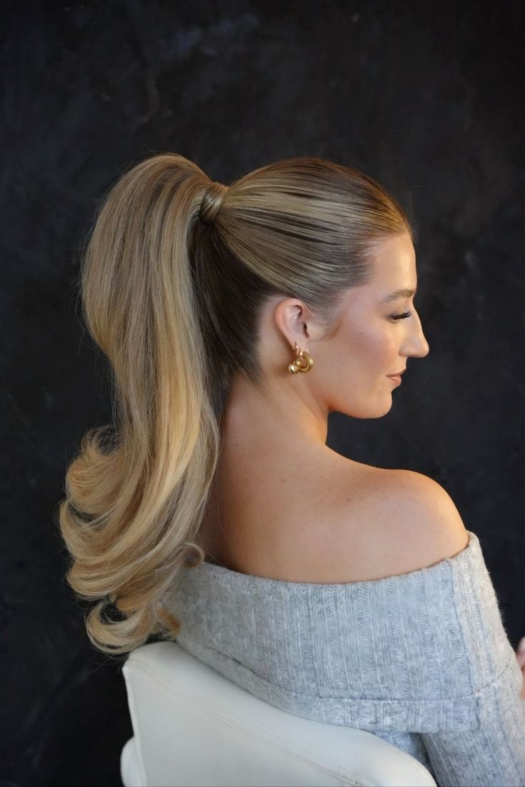 Model Ponytail Hairstyles, Hollywood Curl Ponytail, Old Hollywood Ponytail, Best Celebrity Hairstyles, Barbie Style Ponytail, Disco Ponytail, Full High Ponytail, Wedding High Ponytail, Retro Ponytail Hairstyles