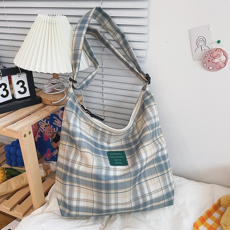 Brand Name: ARINOCHKAShape: Casual ToteMain Material: NylonOrigin: CN(Origin)Style: CasualInterior: Interior Slot PocketInterior: Interior CompartmentOccasion: VersatileClosure Type: zipperGender: WOMENDecoration: NONEExterior: NONELining Material: PolyesterModel Number: 3676Hardness: SOFTPattern Type: PlaidSize Measure: CMLength: 37cmWidth: 10cmHeight: 32cm College Casual, Black School Bags, Small School Bags, Women Backpack Travel, Purple Backpack, Bucket Handbags, Back To College, Bags For Teens, Girls Handbags